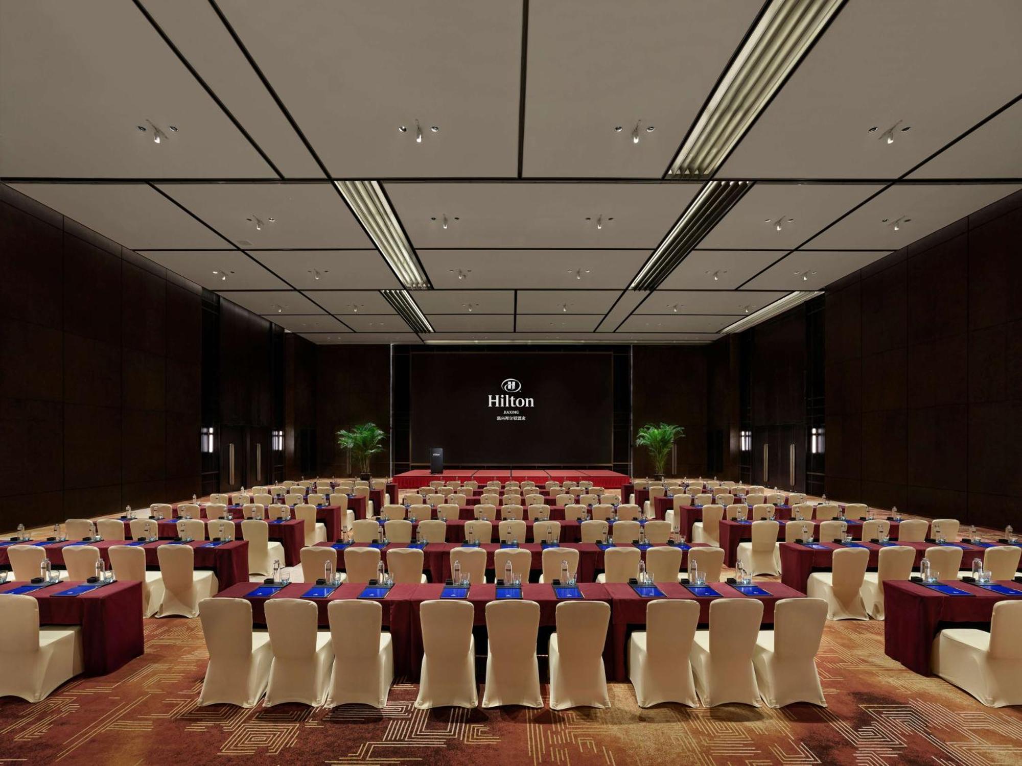 Hilton Jiaxing Hotel Bagian luar foto